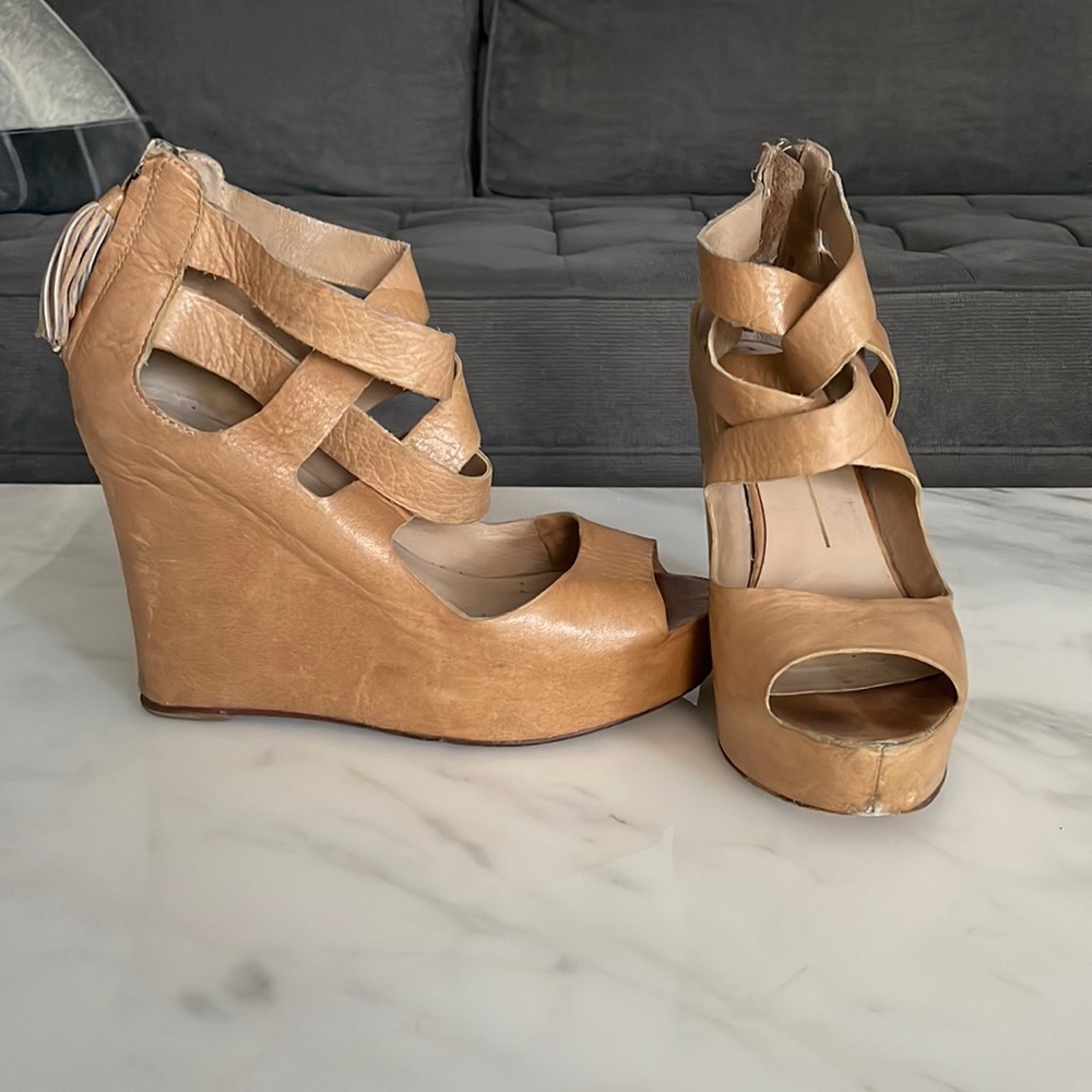 Dolce Vita nude sandal wedges